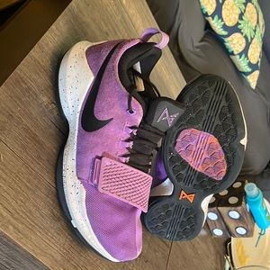 Nike US size 7. Euro 40